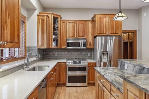 15710 Lac Lavon Drive, Burnsville, MN 55306