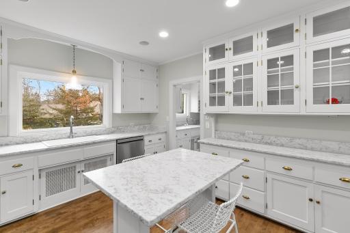 18315 N 8th Avenue, Plymouth, MN 55447