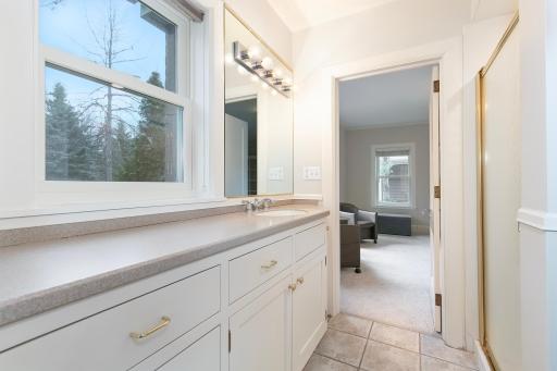 18315 N 8th Avenue, Plymouth, MN 55447