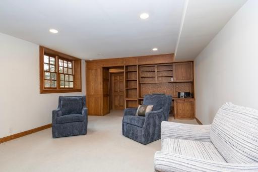 18315 N 8th Avenue, Plymouth, MN 55447