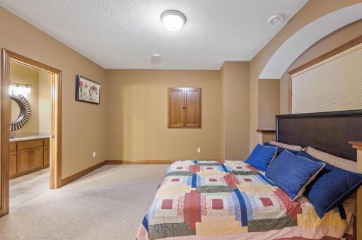 33 Spyglass Place, White Bear Lake, MN 55110