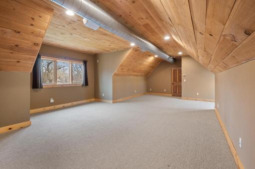 33 Spyglass Place, White Bear Lake, MN 55110