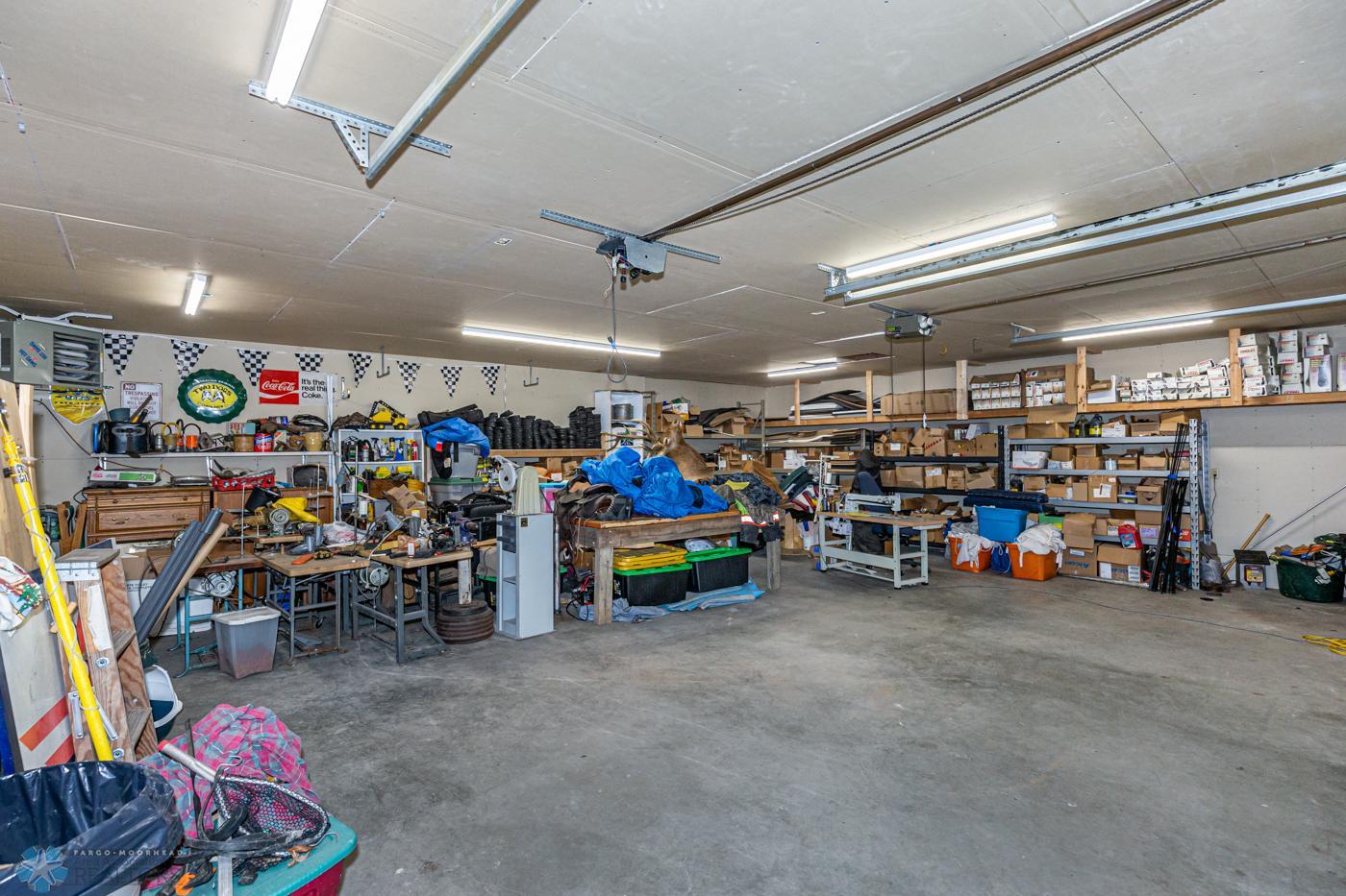 38 x 28 (approx.) Heated Shop
