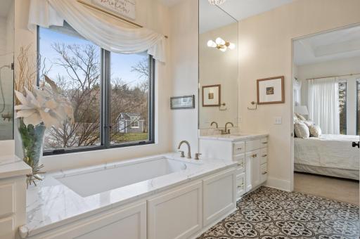 700 Evergreen Knolls, Mendota Heights, MN 55118