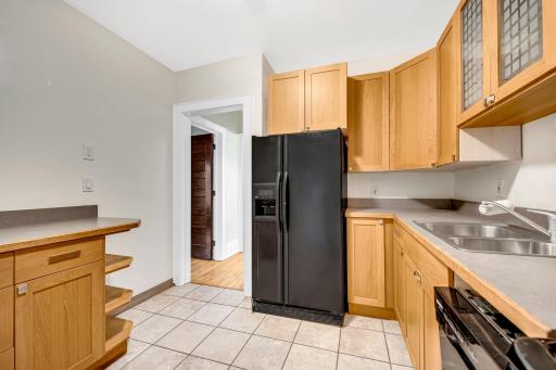 17-web-or-mls-1902 4th Ave S-13.jpg