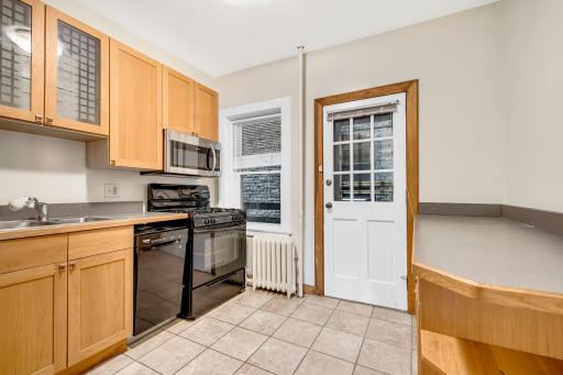 15-web-or-mls-1902 4th Ave S-11.jpg