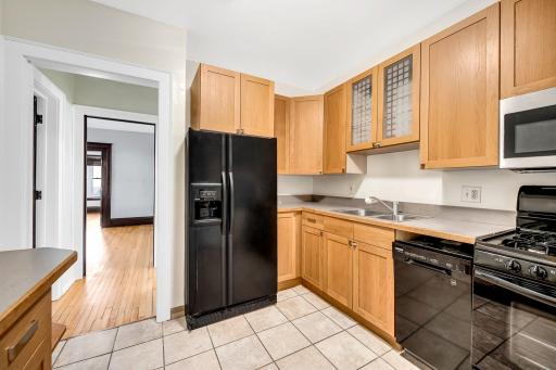 16-web-or-mls-1902 4th Ave S-12.jpg