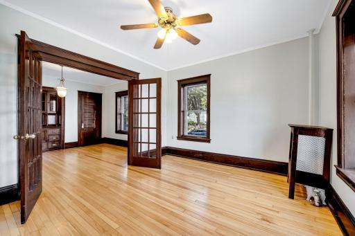 6-web-or-mls-1902 4th Ave S-02.jpg