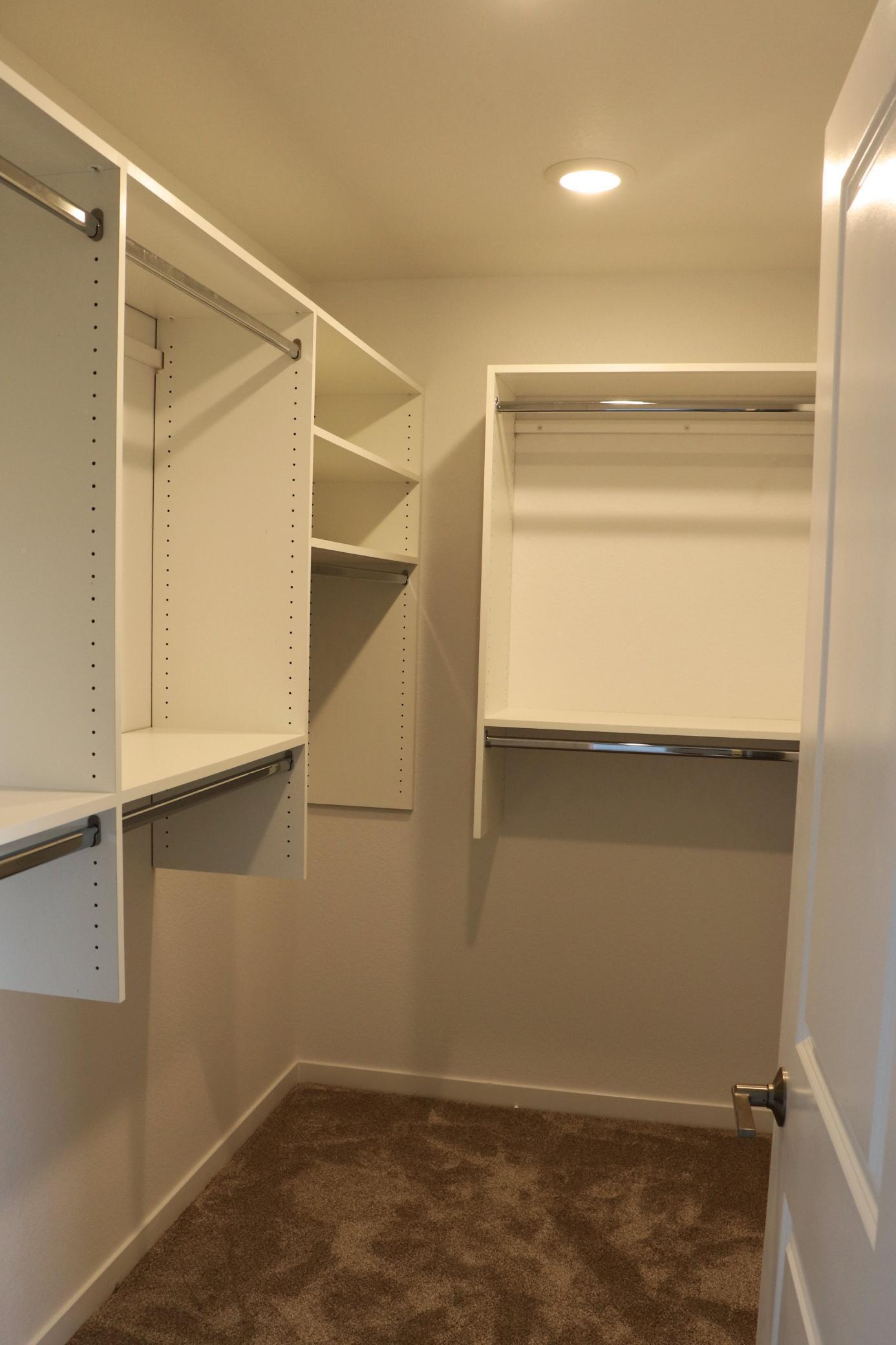 Walk in Closet.jpg