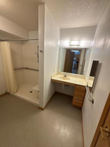 Heritage Manor Bathroom (1).jpeg