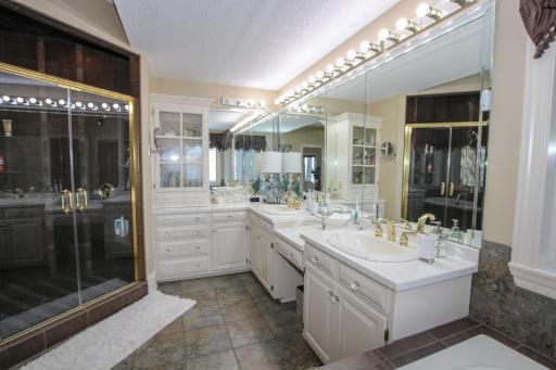 1907 S Le Homme Dieu Drive NE, Alexandria, MN 56308