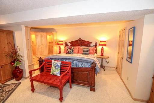 1907 S Le Homme Dieu Drive NE, Alexandria, MN 56308
