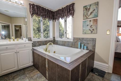 1907 S Le Homme Dieu Drive NE, Alexandria, MN 56308