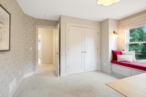 5812 Oaklawn Avenue, Edina, MN 55424