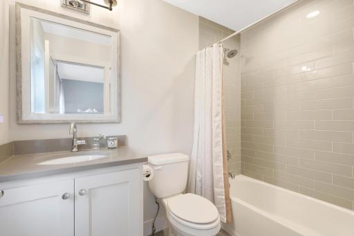 5812 Oaklawn Avenue, Edina, MN 55424