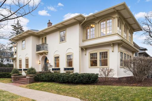 1725 Summit Avenue, Minneapolis, MN 55403
