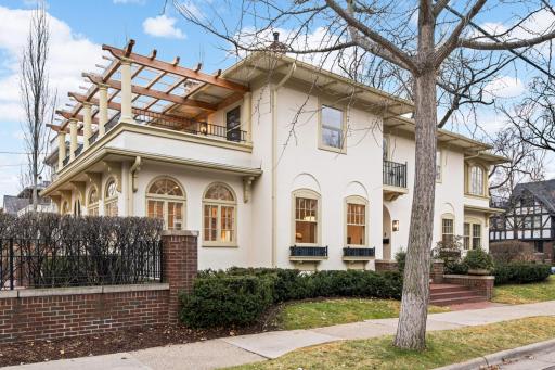 1725 Summit Avenue, Minneapolis, MN 55403