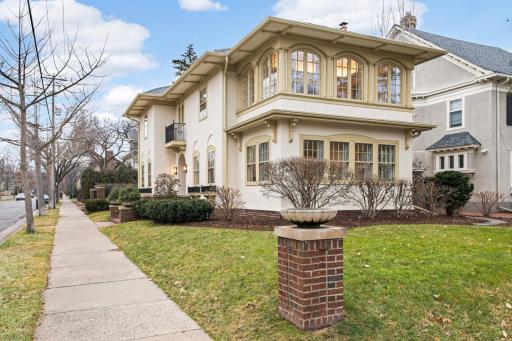 1725 Summit Avenue, Minneapolis, MN 55403