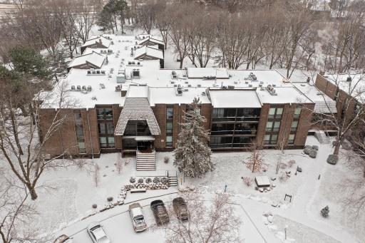 Aerial view of the 6075 Lincoln Drive building.
