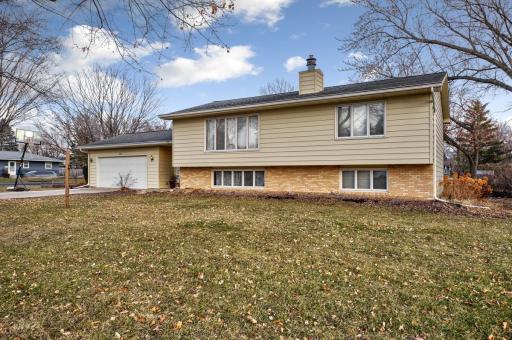 402 Normandy Court, North Mankato, MN 56003