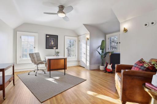 Multi purpose space on the third level that can be another bedroom or office