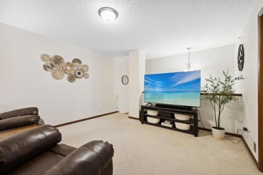 Upper Level Loft - Pic 1 of 2