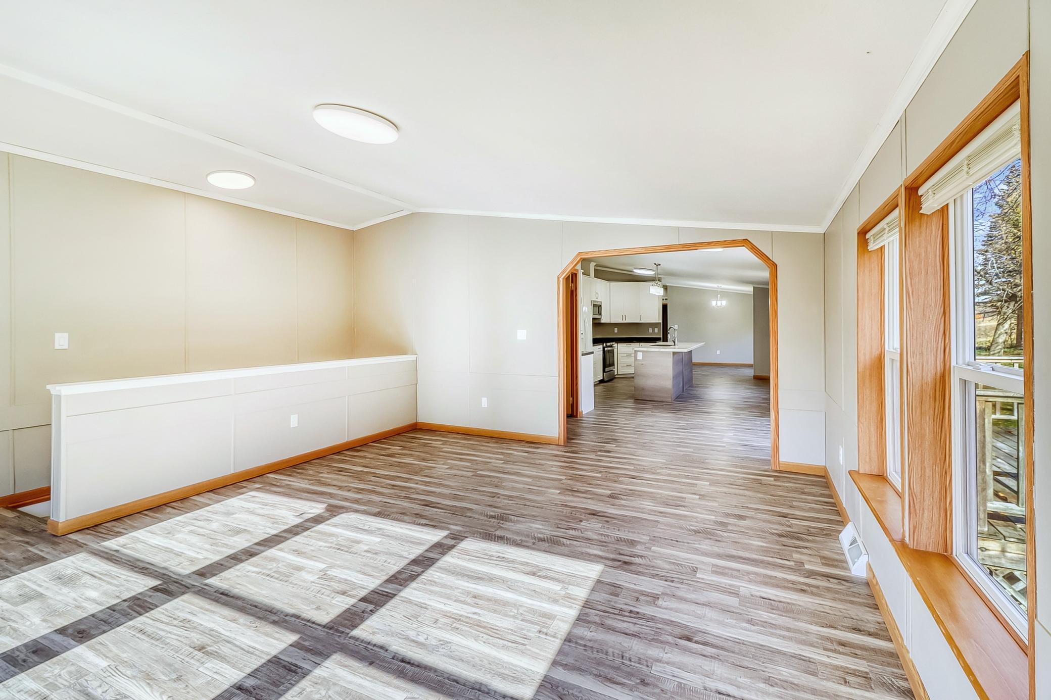 Familyroom1_2.jpg
