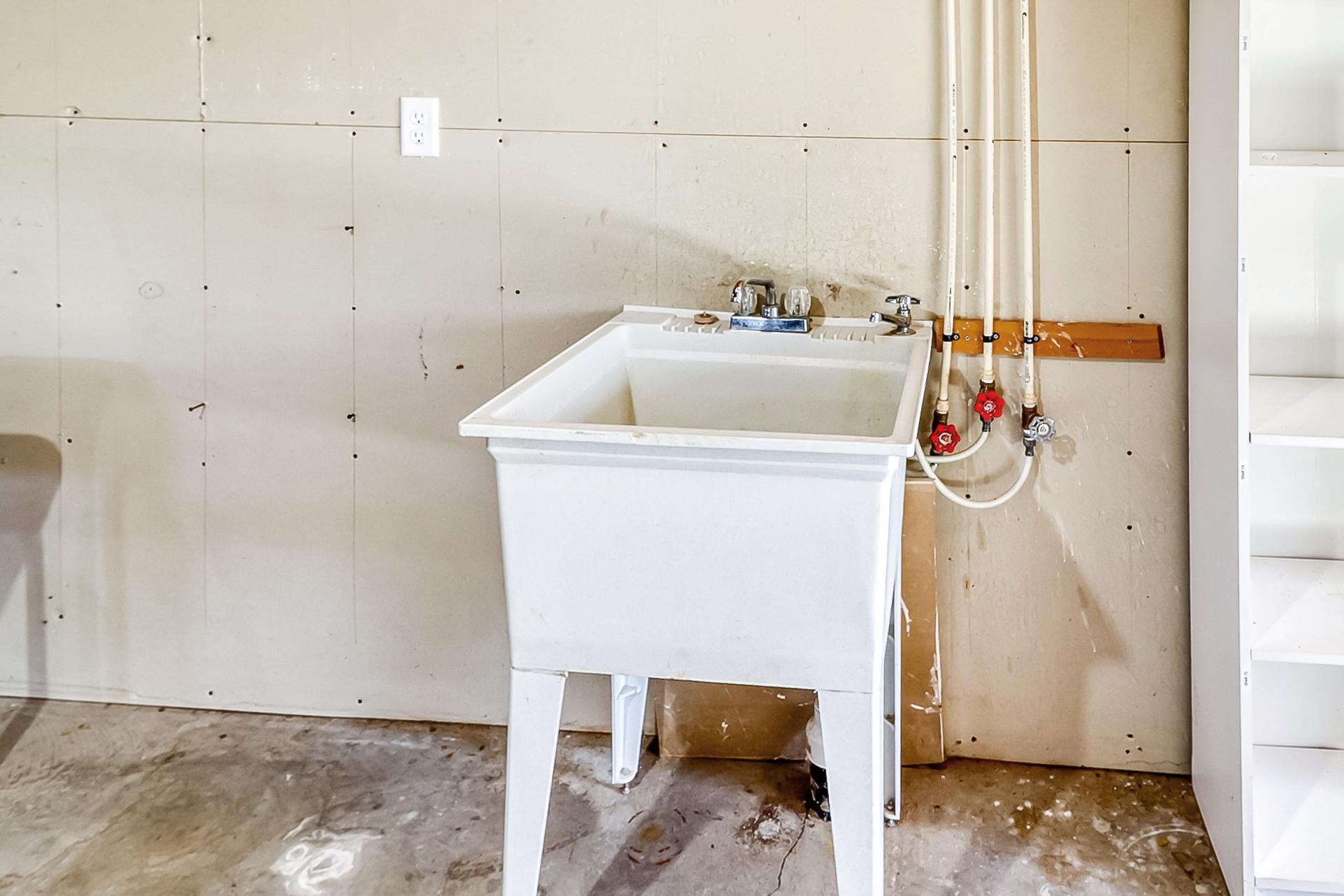 Basement_sink.jpg