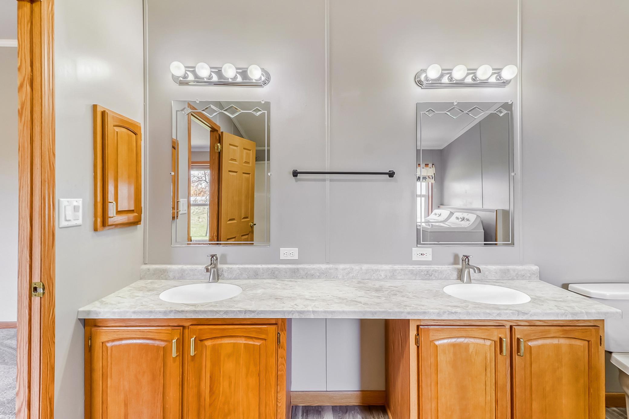 Primary Bathroom1_2.jpg