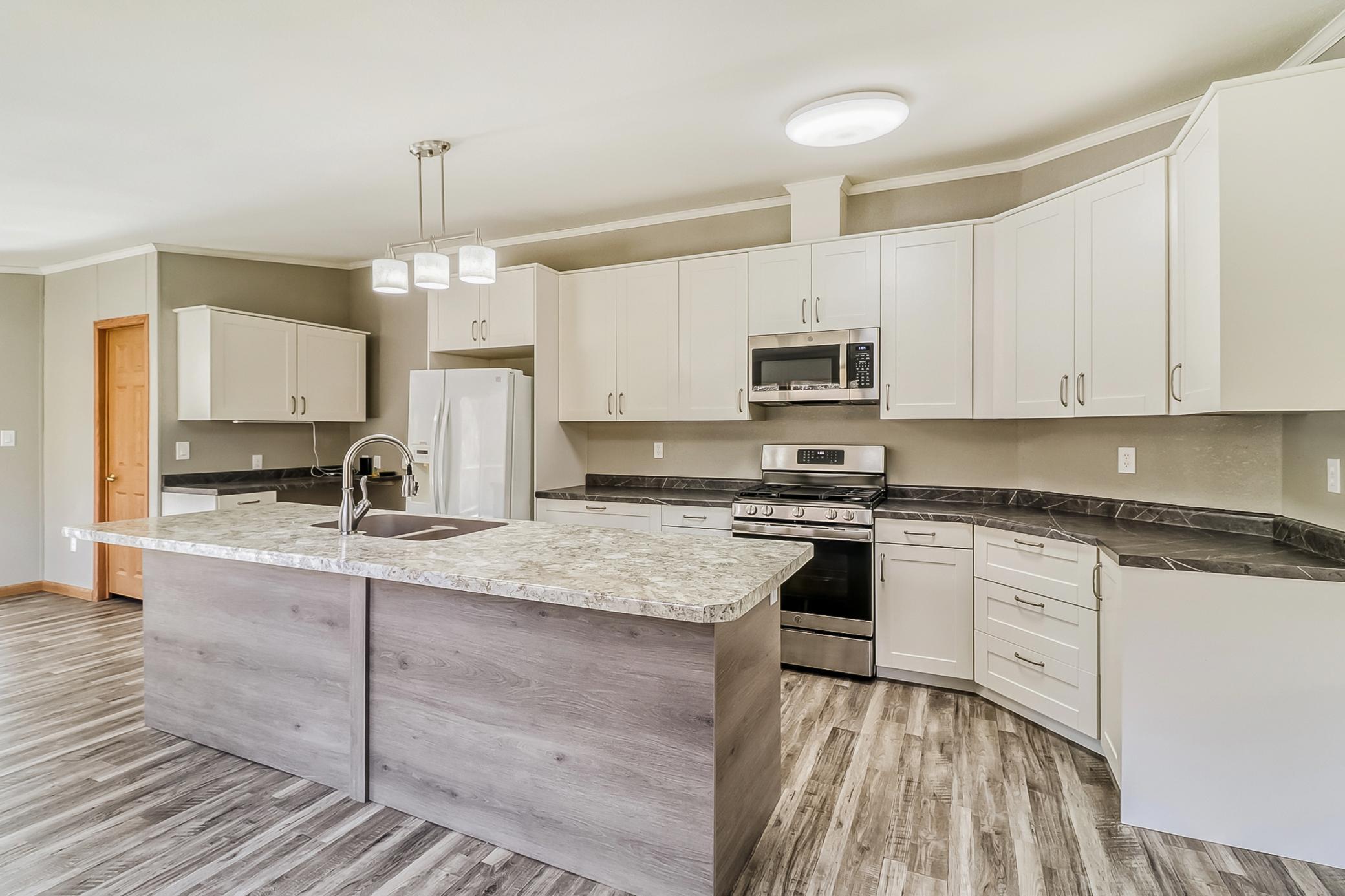 Kitchen1_1.jpg