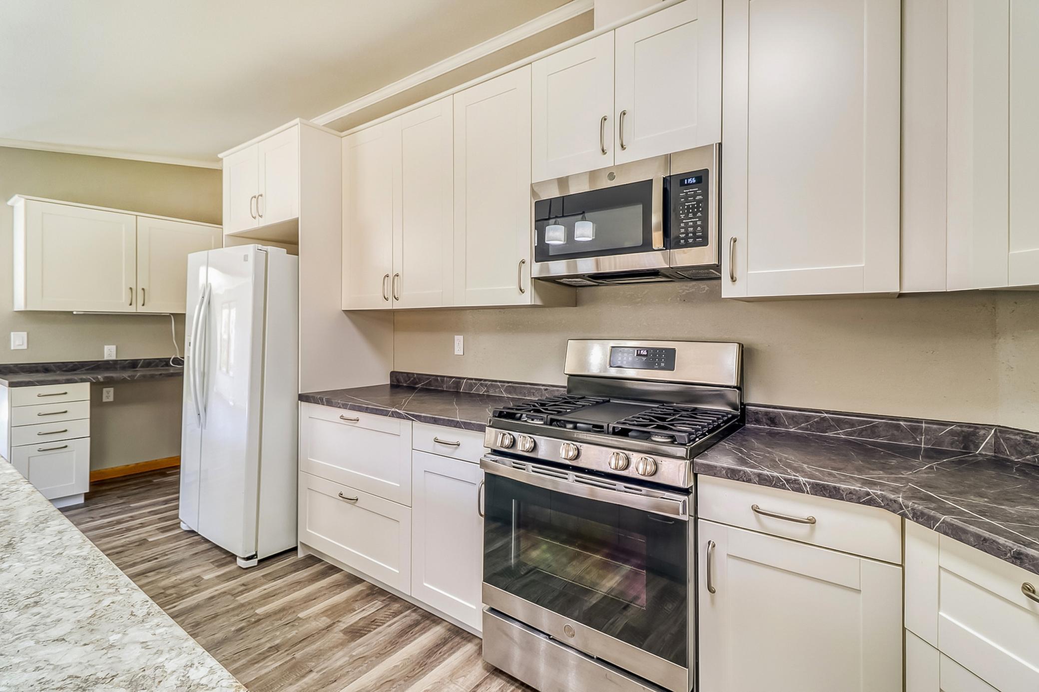 Kitchen1_3.jpg
