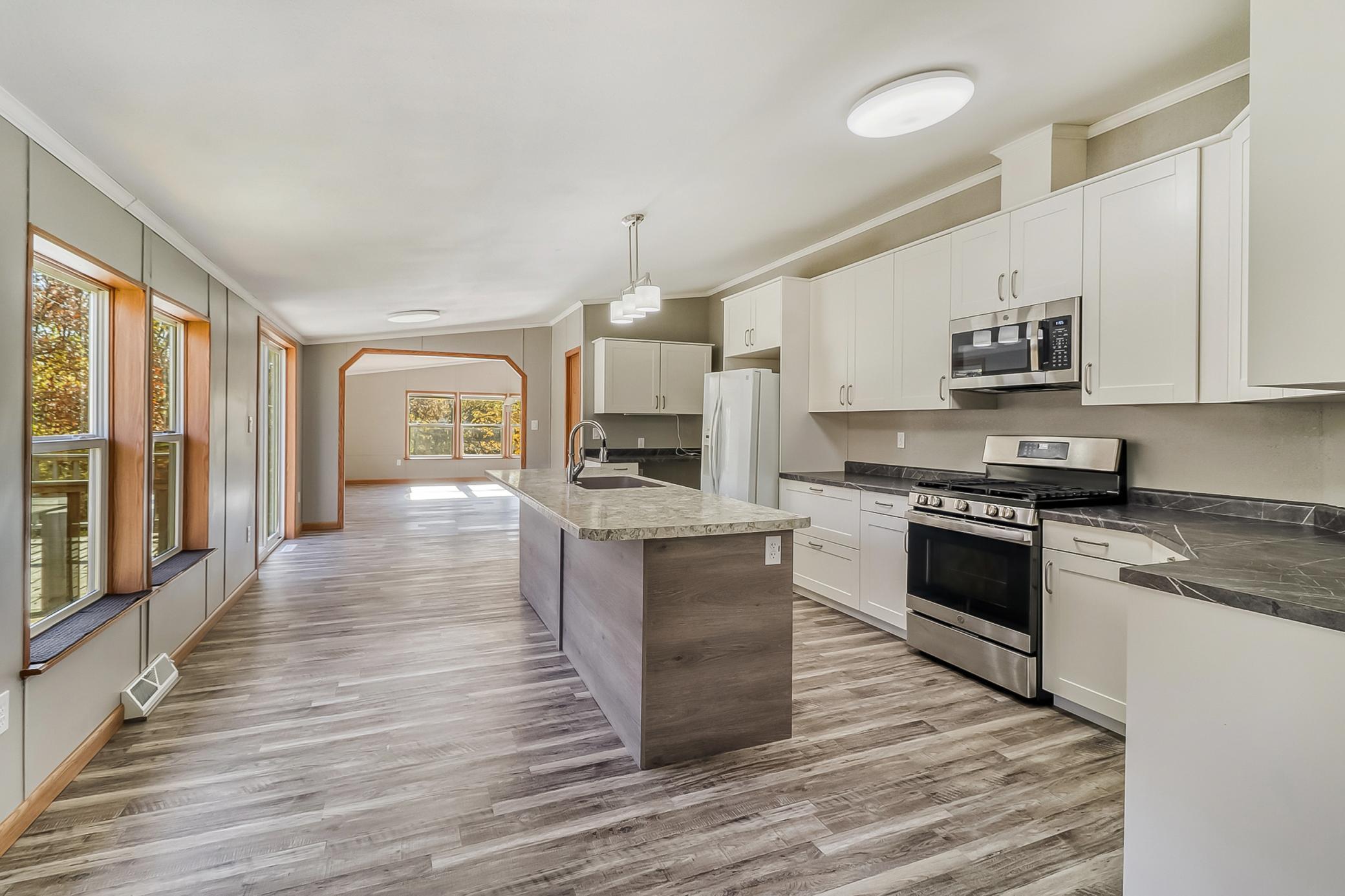 Kitchen1_2.jpg