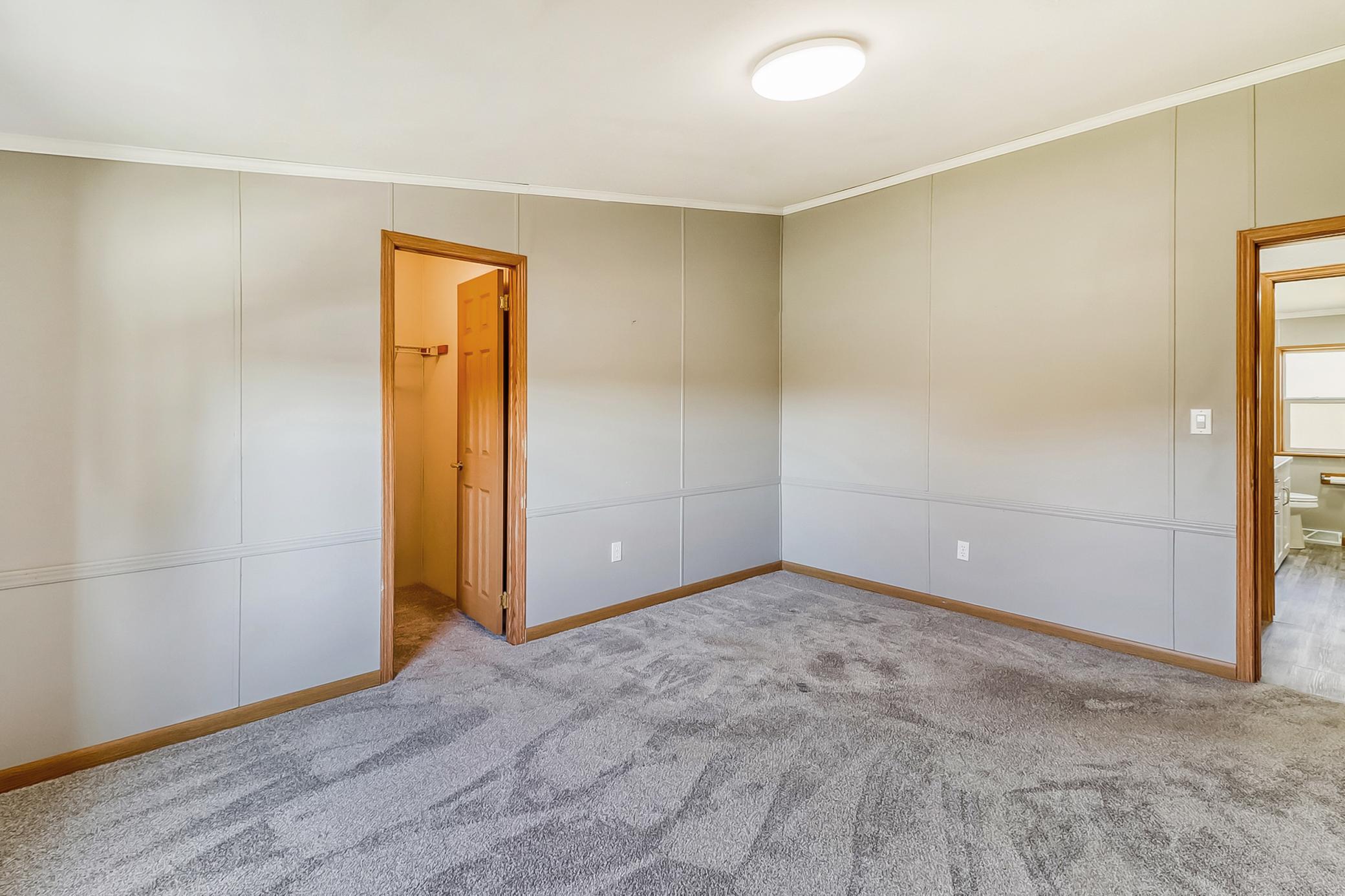 Bedroom1_2.jpg