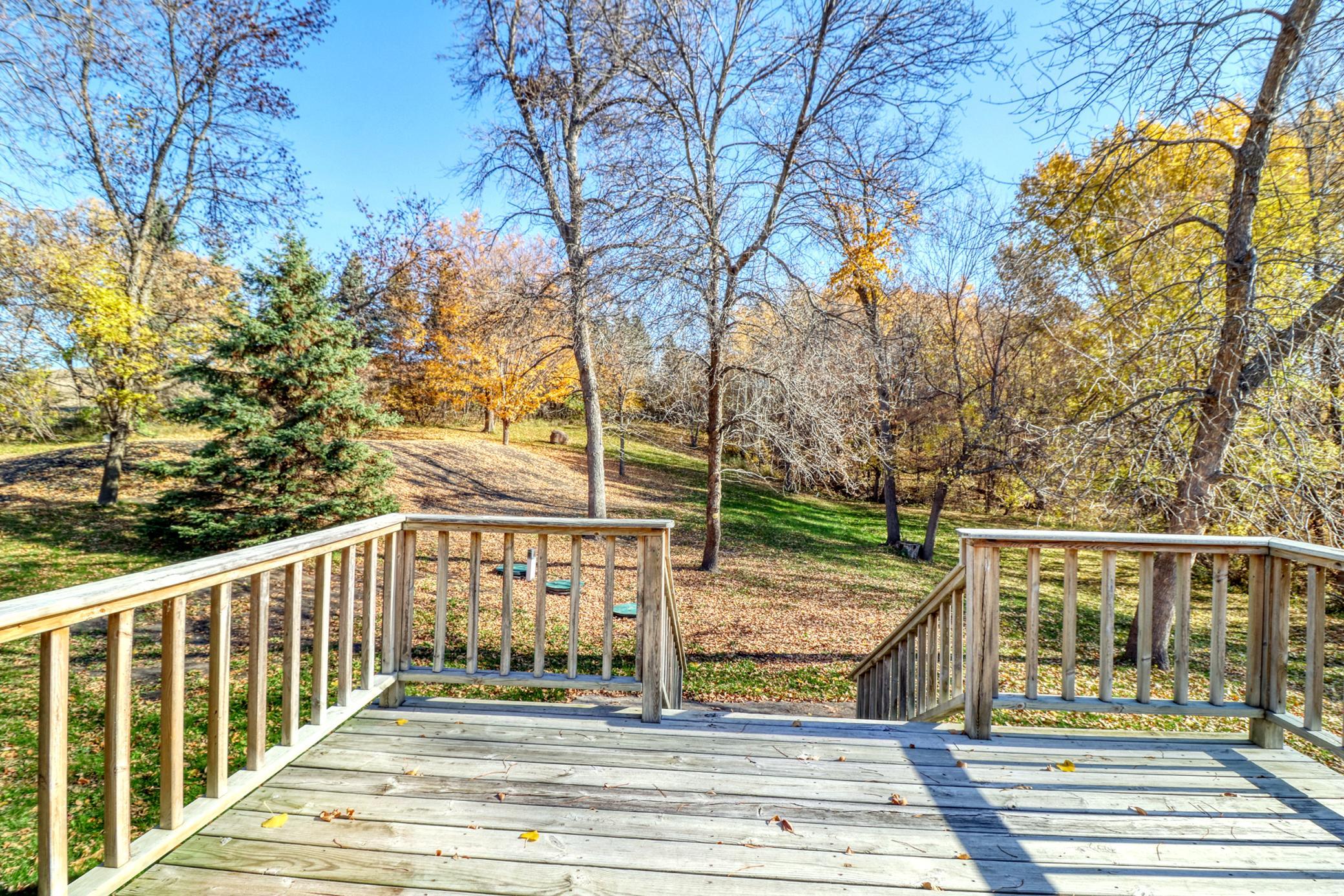 Backyard_deck1_1.jpg