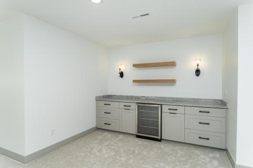 2674 Scenic Point Drive SW, Rochester, MN 55902