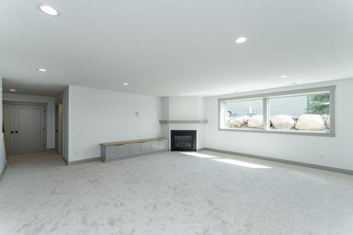2674 Scenic Point Drive SW, Rochester, MN 55902