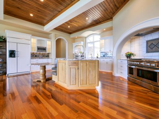 646 E Lake Geneva Road NE, Alexandria, MN 56308