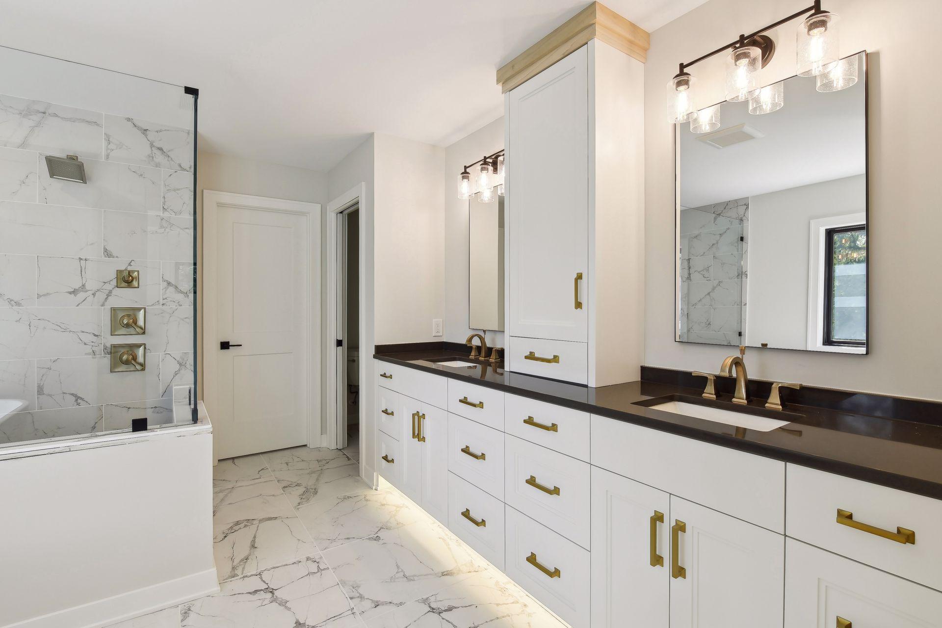 Primary Bath w/ heated floors