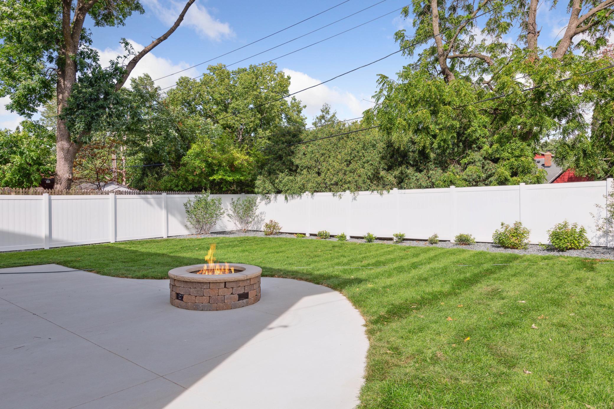 Private backyard, future gas line for outdoor kitchen