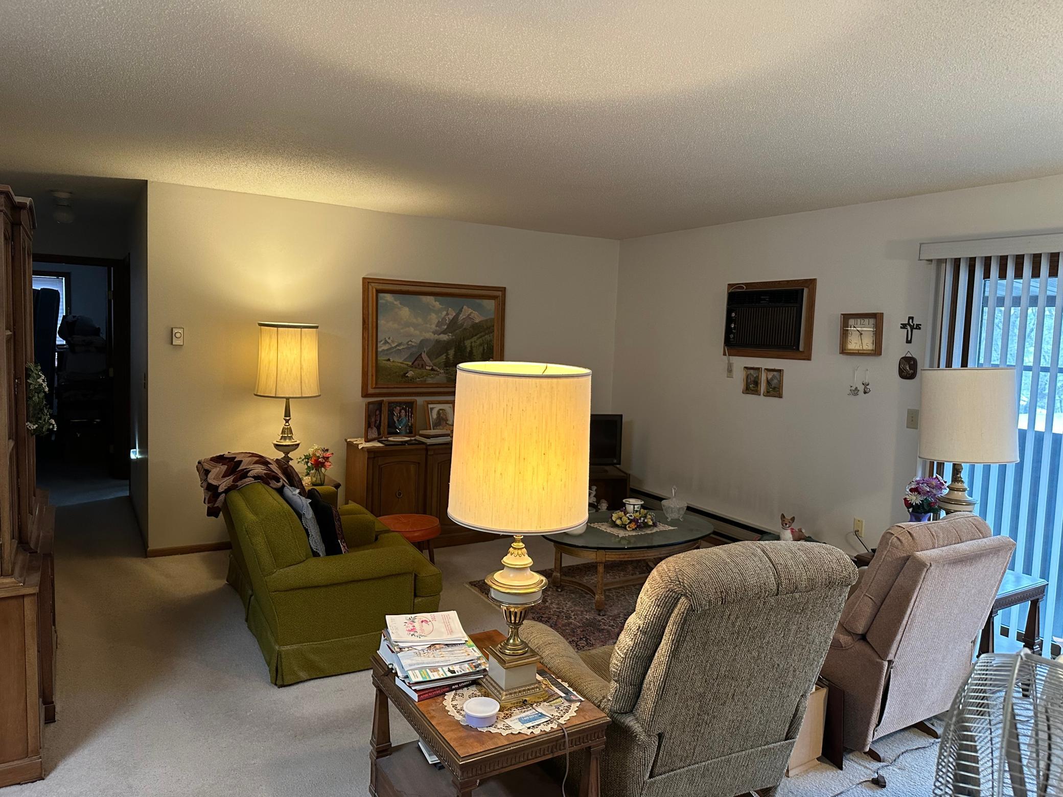 Livingroom.jpg