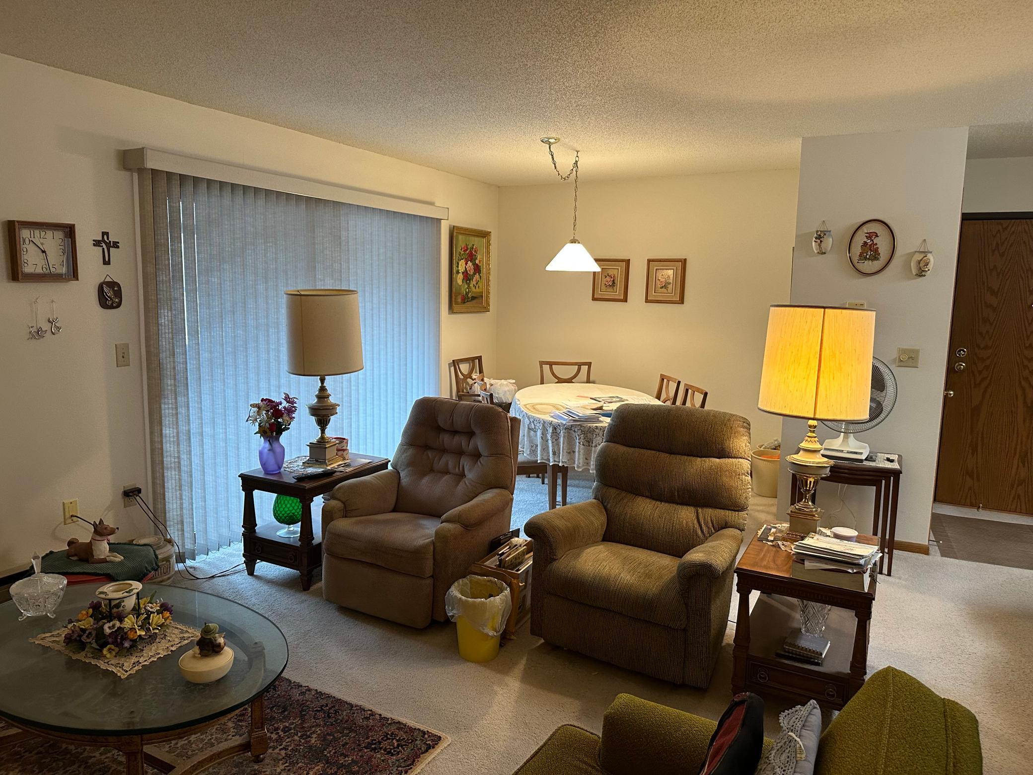 Livingroom.Dining area.jpg
