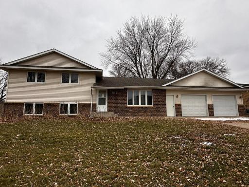 817 10th Avenue NW, Waseca, MN 56093