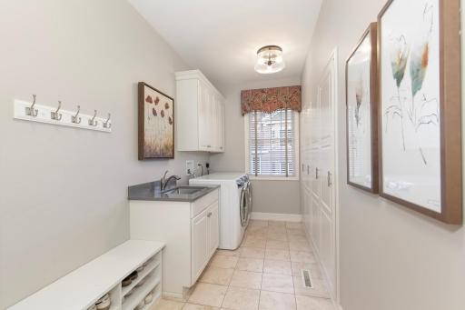 8678 Sherwood Bluff, Eden Prairie, MN 55347