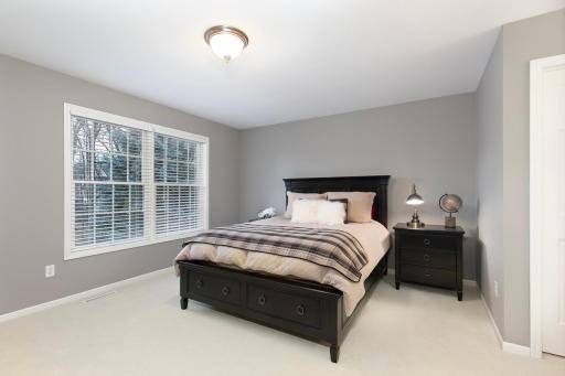 8678 Sherwood Bluff, Eden Prairie, MN 55347
