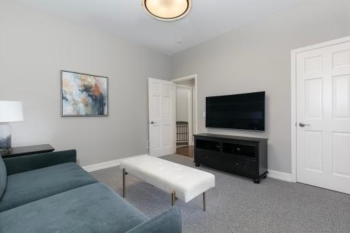 8678 Sherwood Bluff, Eden Prairie, MN 55347