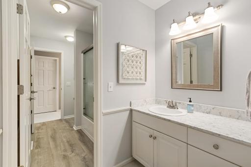 8678 Sherwood Bluff, Eden Prairie, MN 55347