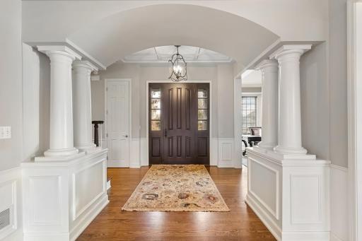 8678 Sherwood Bluff, Eden Prairie, MN 55347