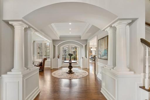 8678 Sherwood Bluff, Eden Prairie, MN 55347