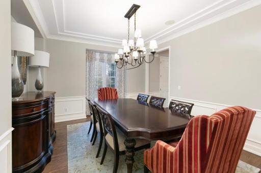 8678 Sherwood Bluff, Eden Prairie, MN 55347