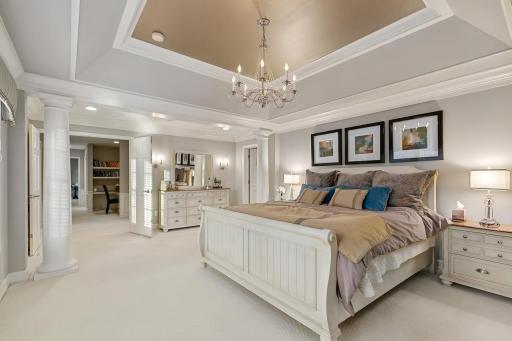 8678 Sherwood Bluff, Eden Prairie, MN 55347